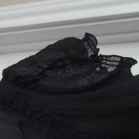 Sunny Leigh boho top with rosette detailing. Large - Picture 6 of 7